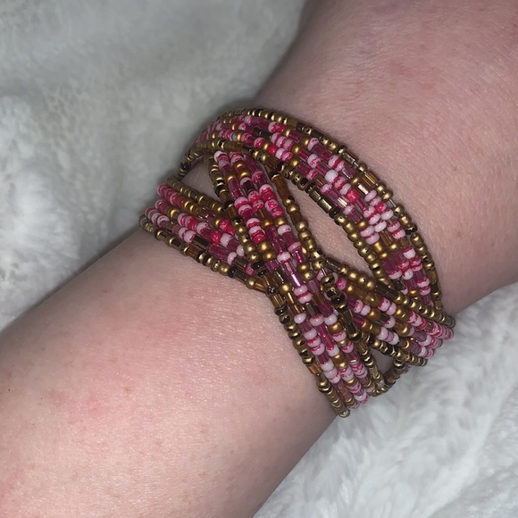 Beaded pink and gold adjustable cuff bracelet - Picture 4 of 6